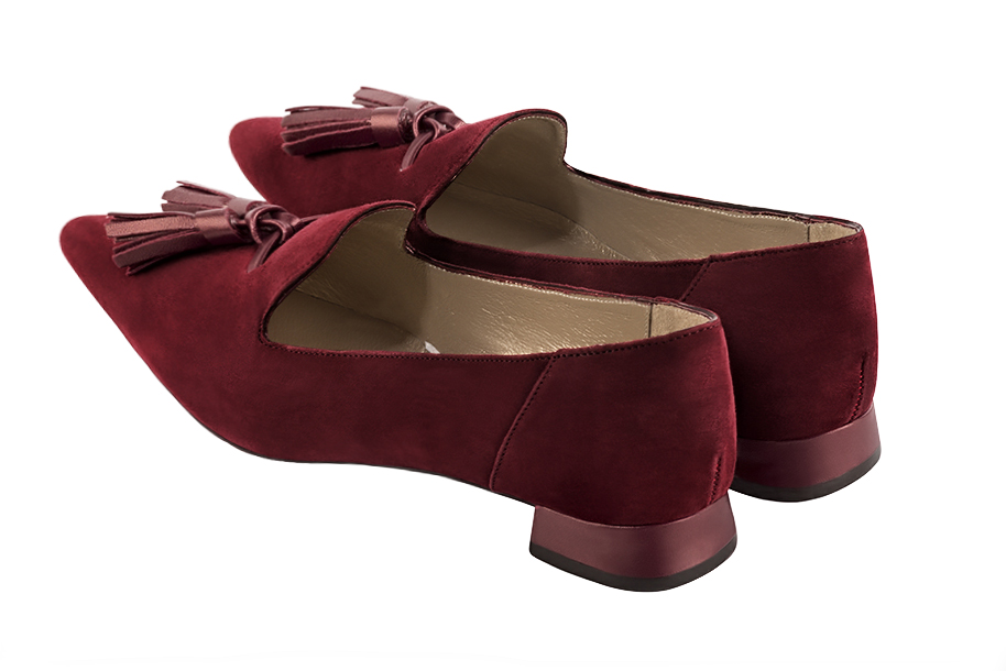 Burgundy red women's loafers with pompons. Pointed toe. Flat flare heels. Rear view - Florence KOOIJMAN